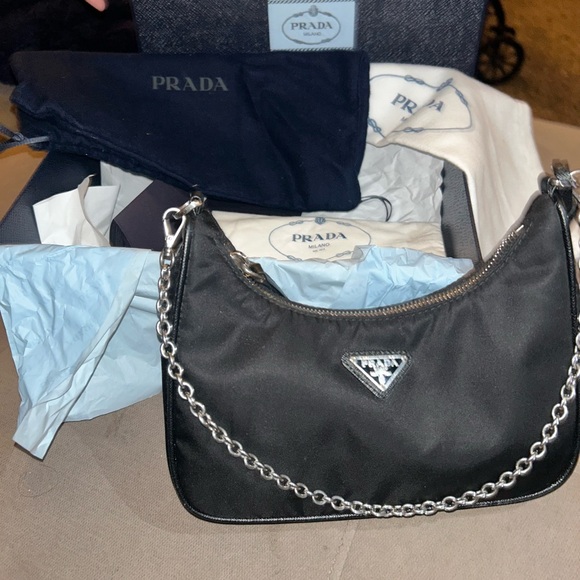 Prada bag - Picture 3 of 5